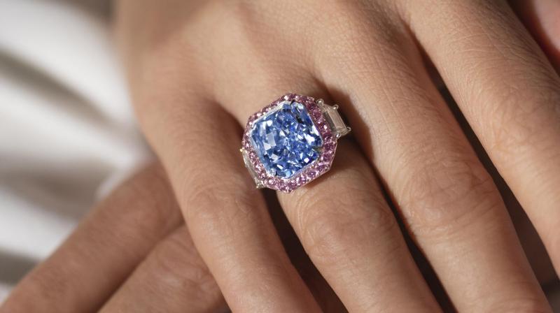 2023年10月5日，香港苏富比将拍卖一颗蓝色钻石，高达3700万美元  拍卖 钻石 第1张