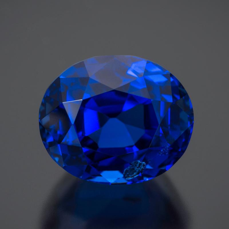 11.66 克拉蓝宝石，尺寸：12.68 x 10.61 x 9.69 